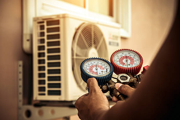 Professional Hvac technician working in Russia, OH